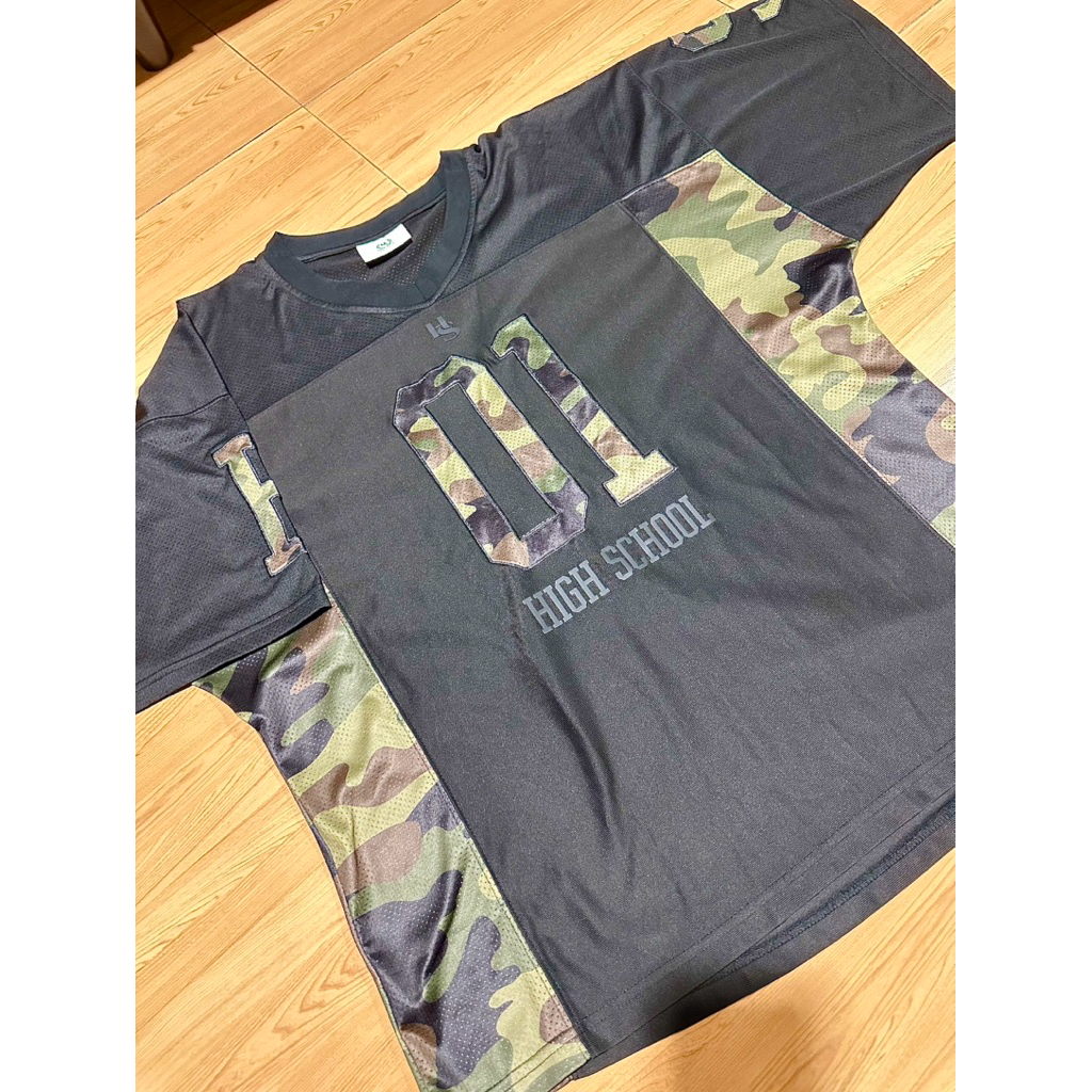 เสื้อ High School คอวีผ้านุ่มมาก
