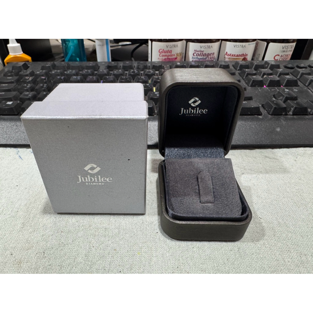 สินค้าพร้อมส่ง!! กล่องแหวน แบรนด์ Jubilee (กล่องนอก+กล่องใน)!!