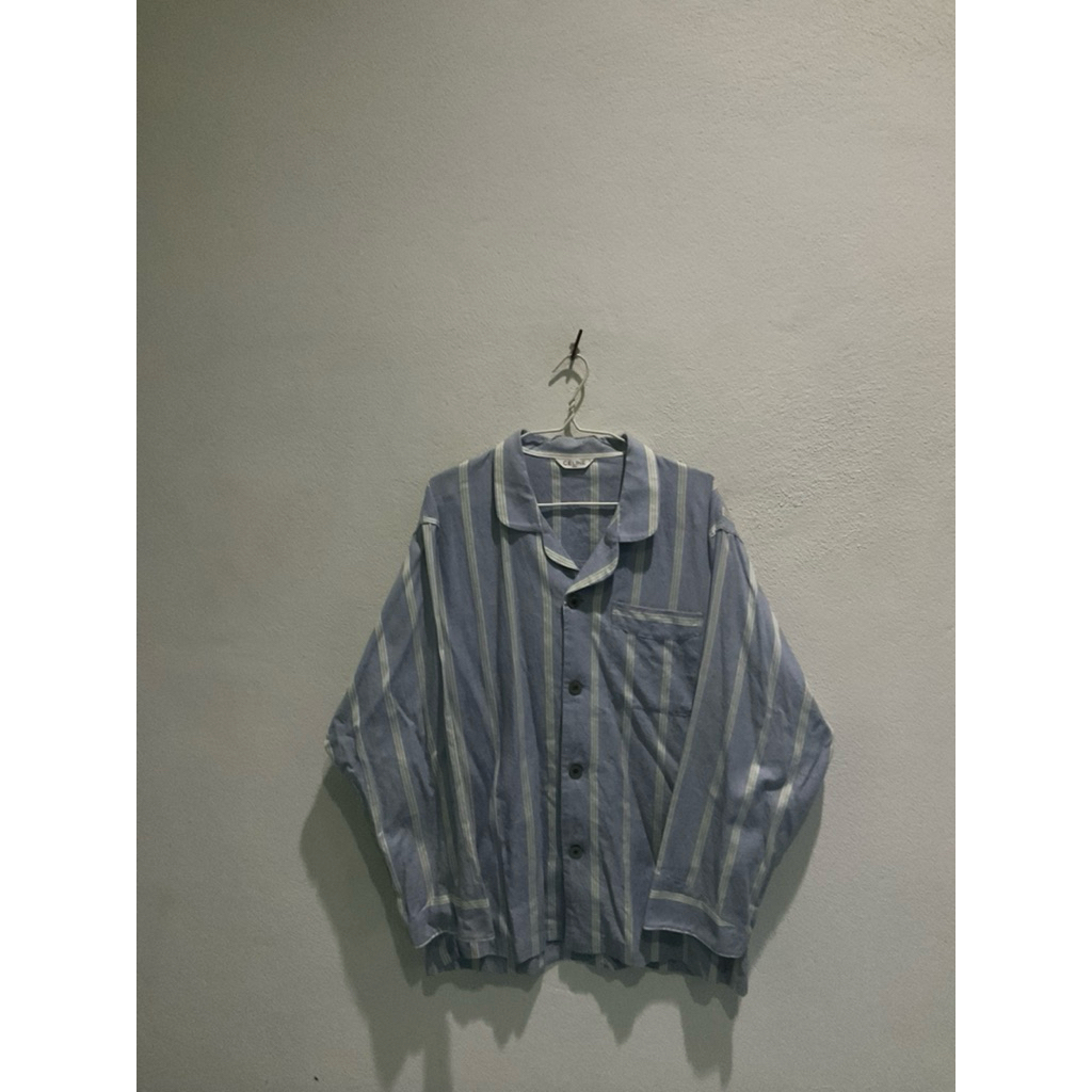 เสื้อแขนยาว Celine ผ้านิ่ม สภาพดีมาก
