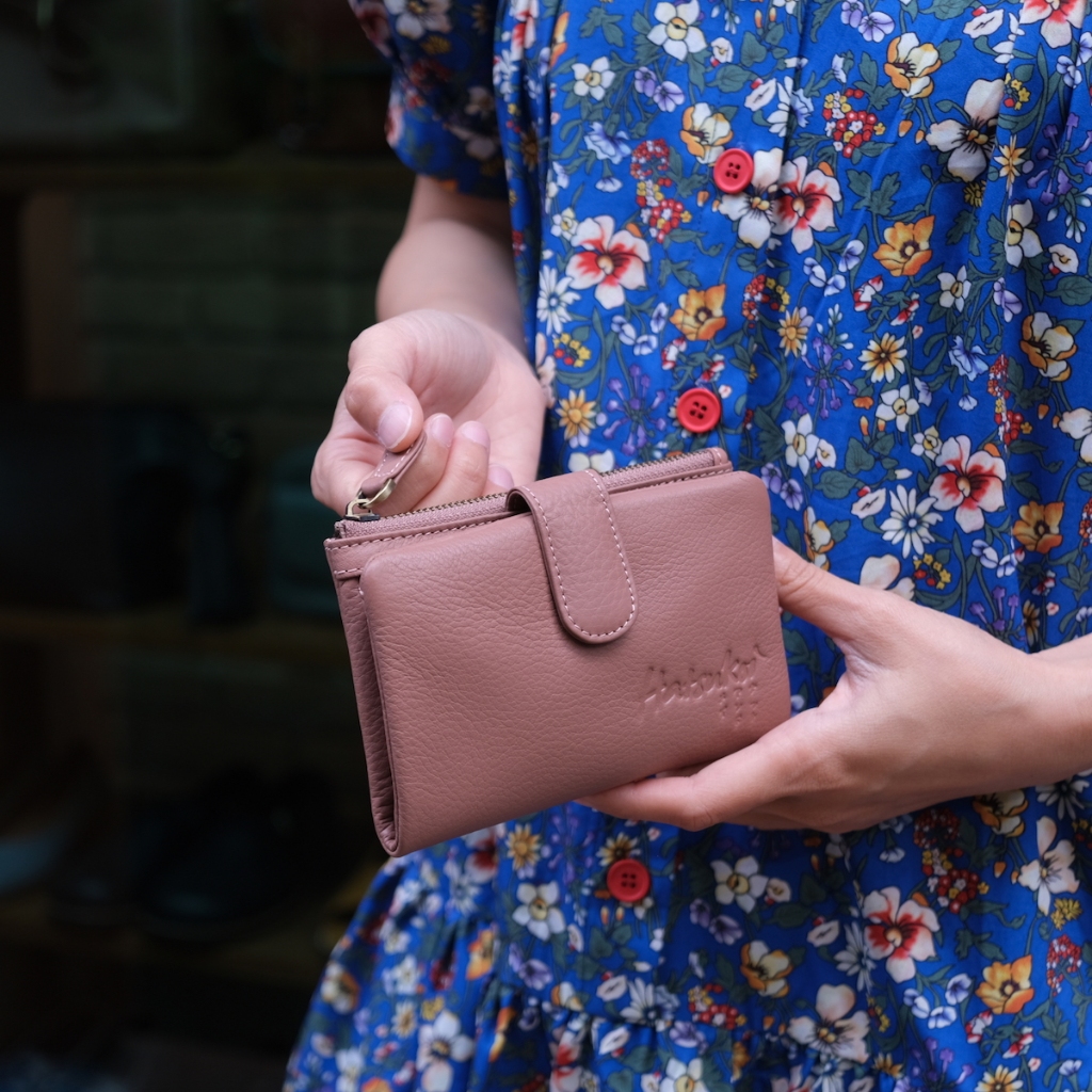 🚩หนังนุ่ม จุบัตร 14 ช่อง พกพาสะดวกมาก🚩 กระเป๋าสตางค์หนังวัวแท้ Hot Puff Hatsukoi Wallet - รูปที่ 7