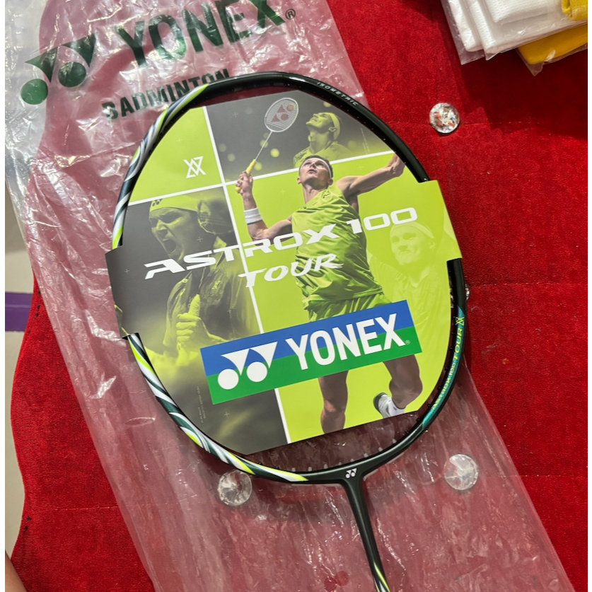YONEX ASTROX 100VA TOUR 4U