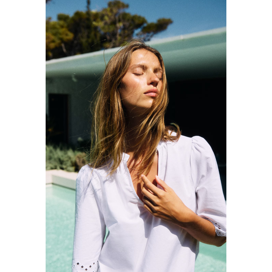 H&M(เอชแอนด์เอ็ม) เสื้อเบลาส์แขนยาวผ้าคอตตอน Broderie anglaise ผู้หญิง 1292621