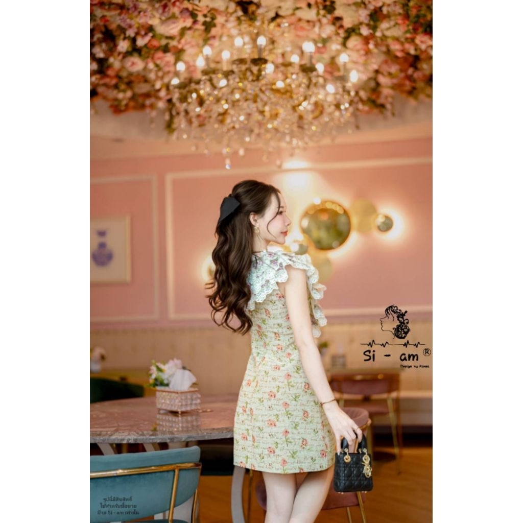Si-am ชุดเดรสกระโปรงสั้น ผ้าทอลายอย่างดี ทรงสวย ใส่สบาย คอแต่งลูกไม้ระบาย พร้อมเข็มกลัดโบว์สีตัดกัน กระเป๋าแต่งลูกไม้ ราคา ถูกที่สุด ดีลบีเคเค แกลเลอรีภาพที่ 4