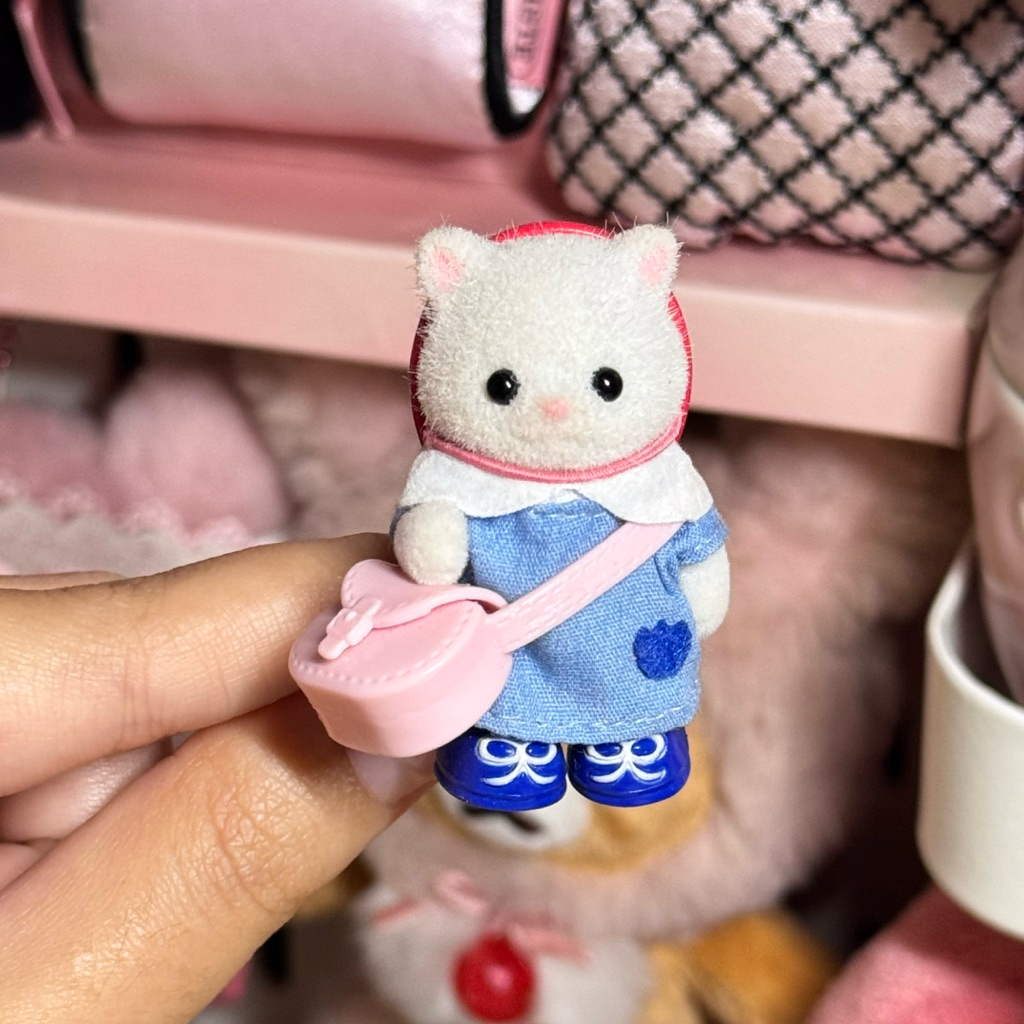 ตุ๊กตาแมวขาว Sylvanian families ชุดอนุบาล