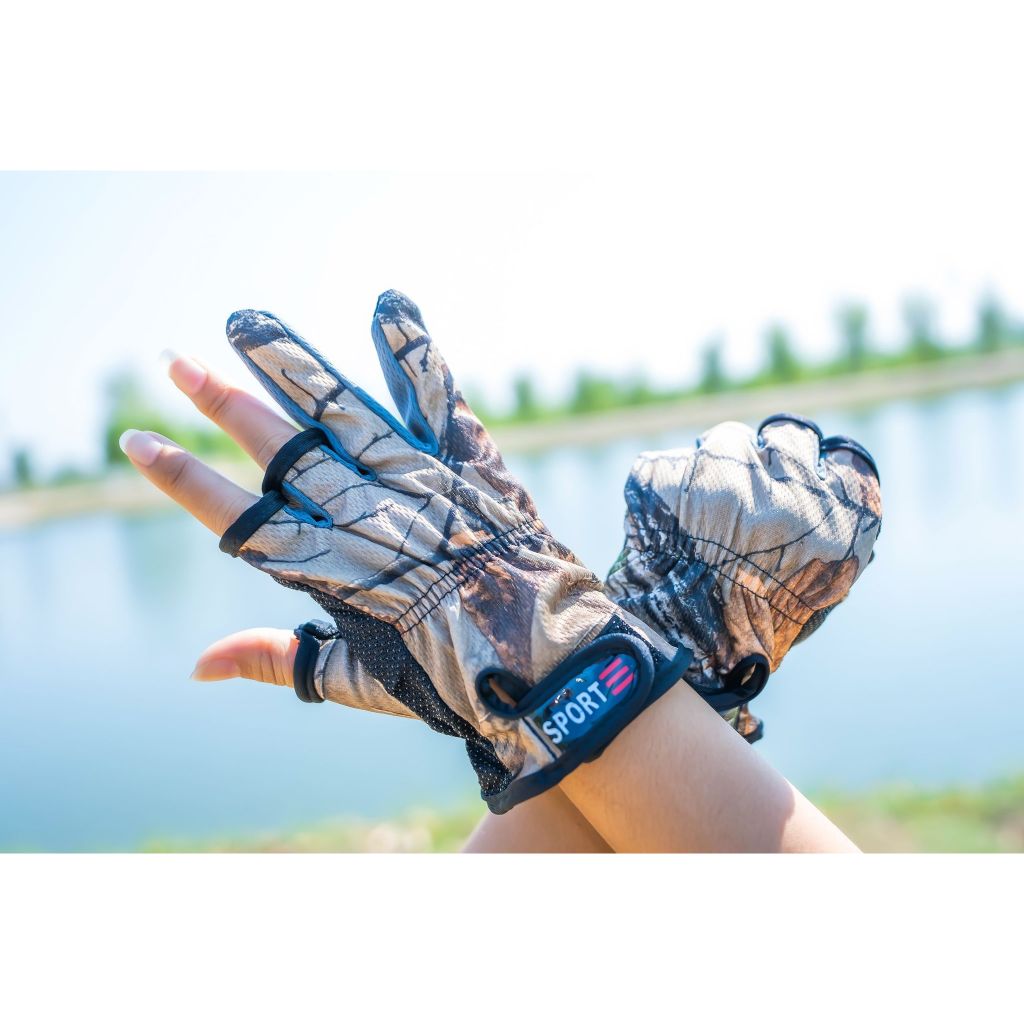 ถุงมือตกปลาชิงหลิวและสปิ๋ว    ถุงมือคุณภาพดี  ลายพรางออกแบบมาสำหรับเกมส์ตกปลาโดยเฉพาะ   ใช้ได้ทั้งตกชิงหลิวและสปิ๋วปลา