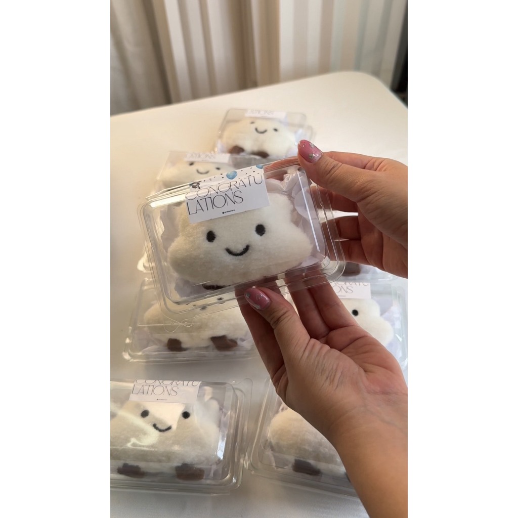 (พร้อมส่ง) กล่องพวงกุญแจก้อนเมฆ CONGRATULATIONS ของขวัญปัจฉิม แจกเพื่อน ของขวัญรับปริญญา น่ารัก