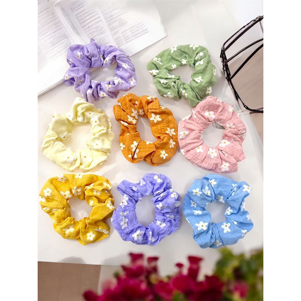 โดนัทมัดผมลายดอกไม้นุ่มนวลคละสี 12 ชิ้น 100 บาท