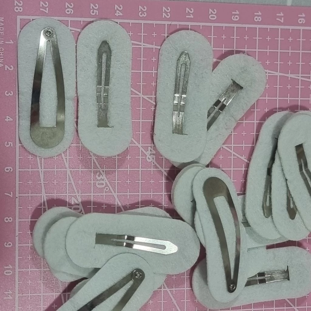 กิ๊บแฮนด์เมดพร้อมแผ่นรองกิ๊บ แพค10 ชิ้น ขนาด 5 ชม.พร้อมส่งจากไทย
