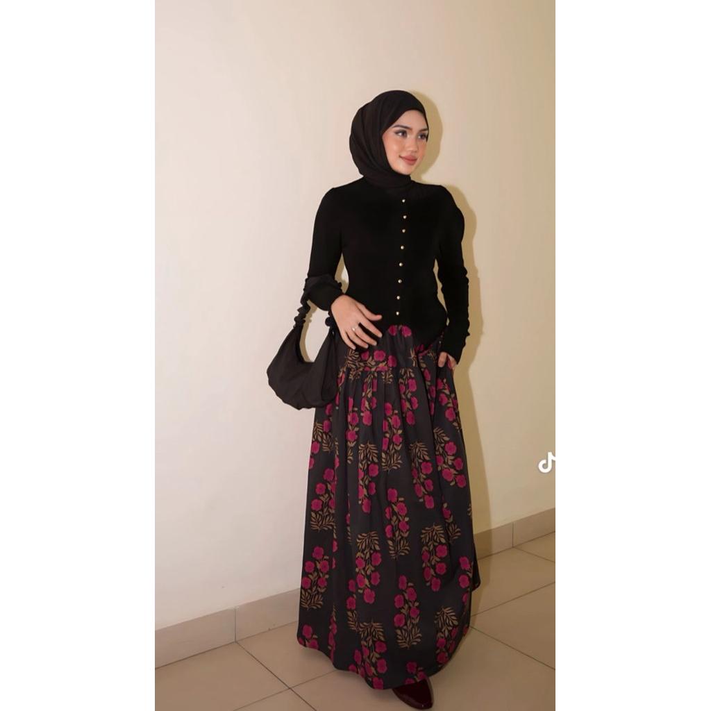 พร้อมส่งในไทย กระโปรงลายดอกตัวดัง Floral skirt ผ้าคอตตอนพิมพ์ลายสวนดอกไม้ สีสดใส เอวยางยืด ทรงบาน ฟรีไซส์