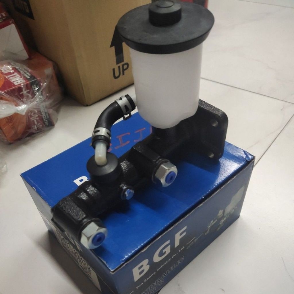 แม่ปั้มเบรค Toyota Hero LN40-50