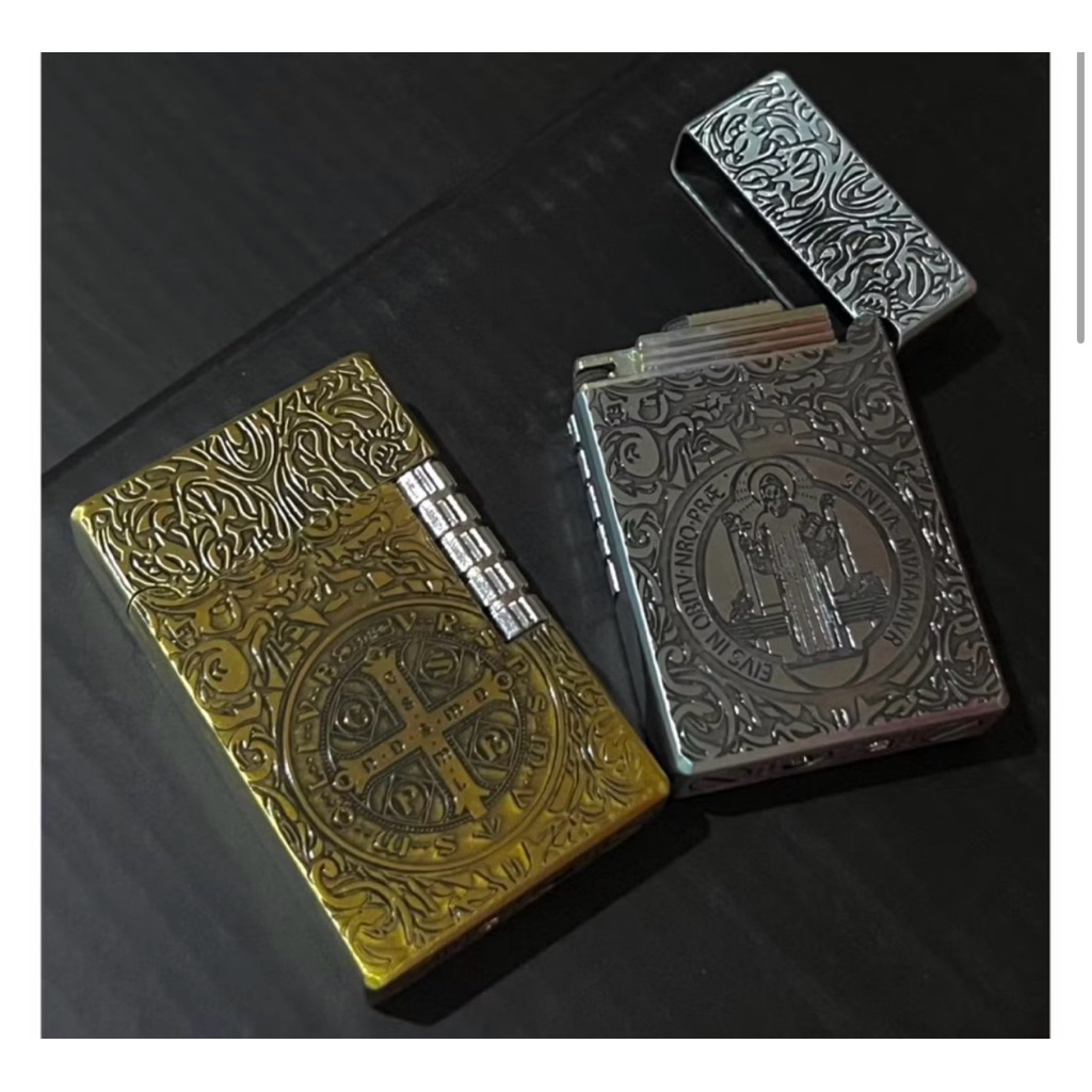 ไฟแช็คดูปองค์ลาย2 ด้าน จุดไฟด้วยการขีดข้าง *ไม่ใส่วัตถุไวไฟในตัวสินค้าค่ะ*