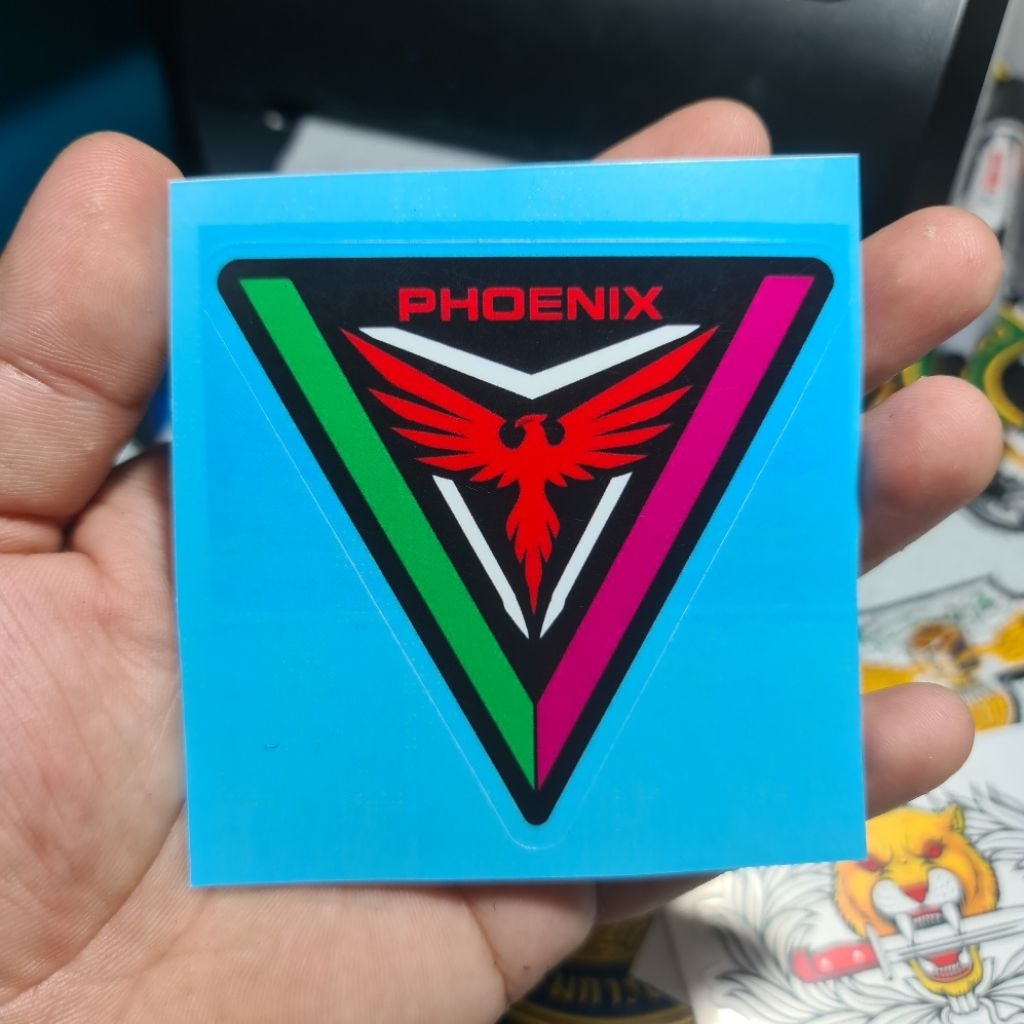 สติกเกอร์ติดรถ ฟีนิกซ์ ขนาด 7×8 cm รายละเอียดคมชัด