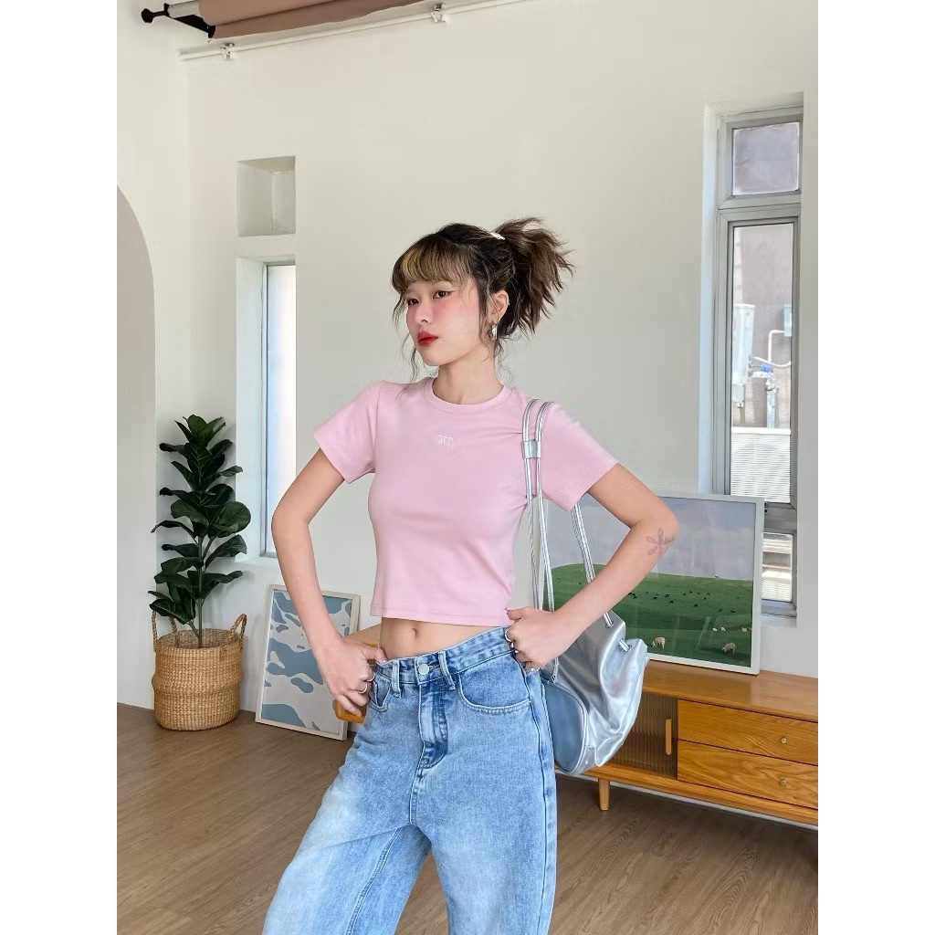 ✅พร้อมส่ง เสื้อยืด GWT Baby Tee สีชมพู sz.s ใหม่ป้ายห้อย