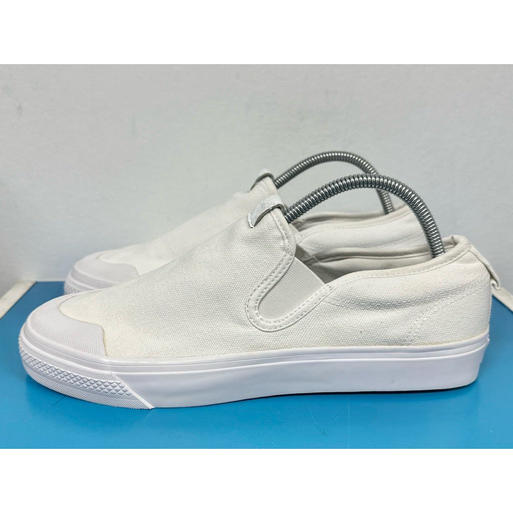 รองเท้ามือสอง✌️adid@s n izz a 🤍 size: 42/26.5