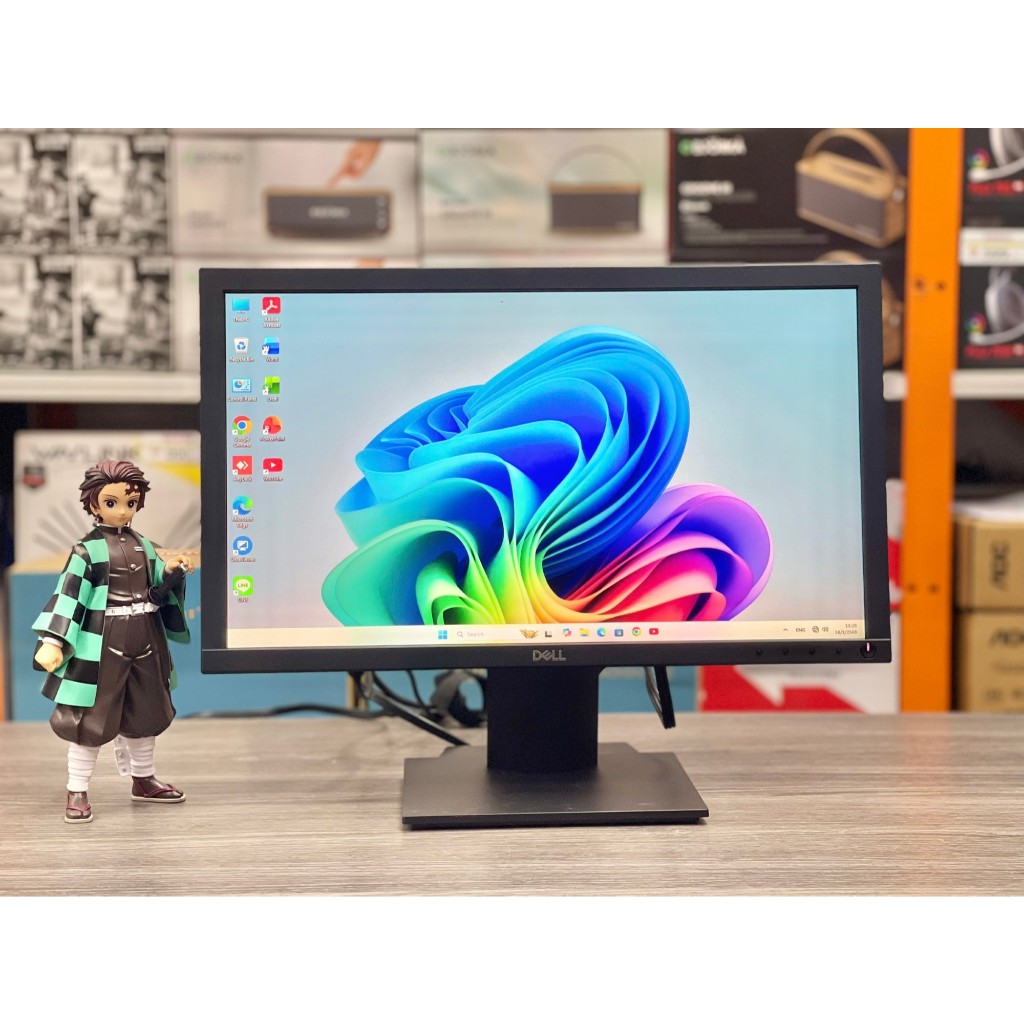 คอมมือ 2 / DELL MINI 7070 MICRO  / CORE I7 9700T / RAM 8 GB / SSD 512 GB M.2 / UHD 630 / LCD 19.5 นิ