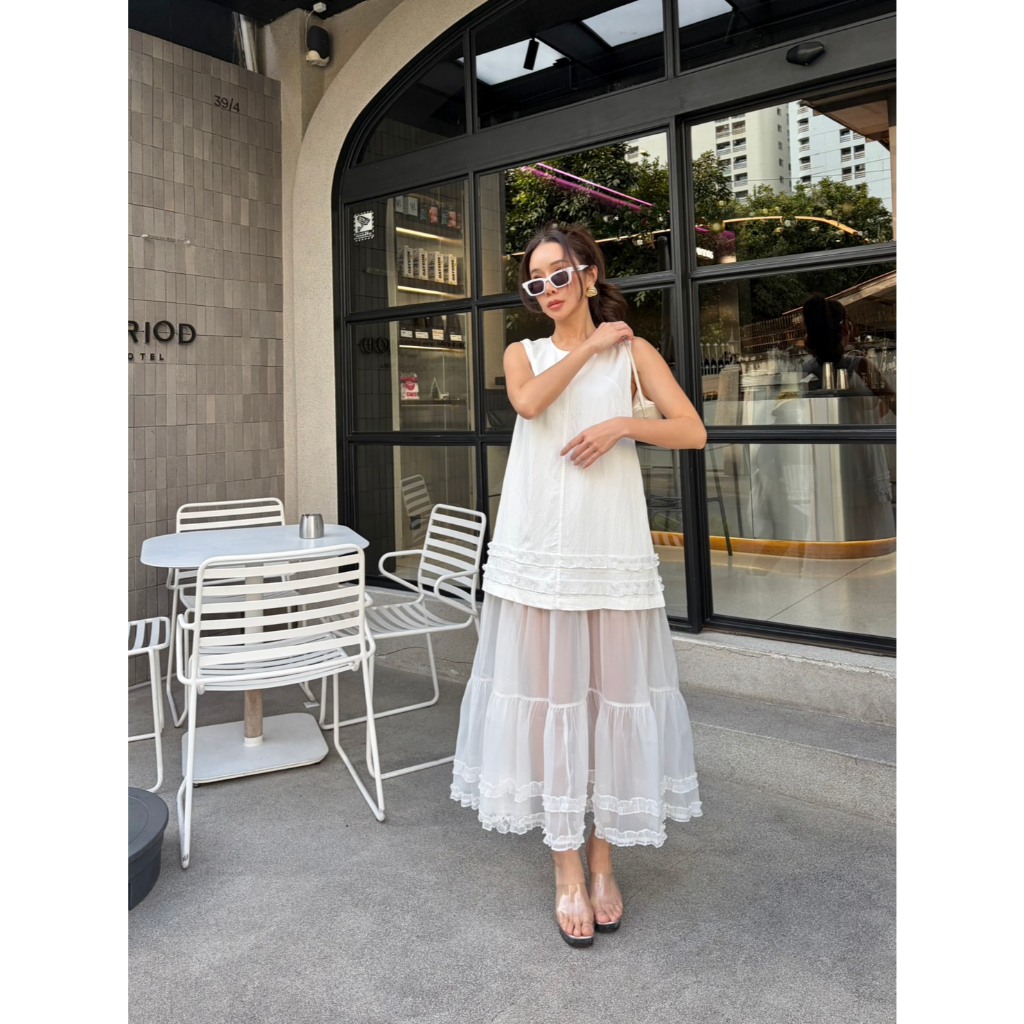 colourblockmatter - Molly Dress เดรสแขนกุดดีไซน์ต่อชั้นผ้าซีทรูแต่งระบาย มี 2 สี