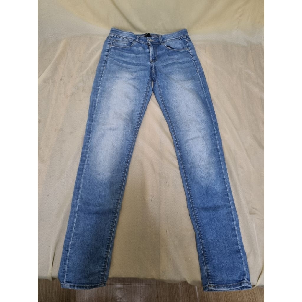 A73. H&M กางเกงยีนส์ผู้หญิงแบรนด์แท้มือสองสภาพ 90%