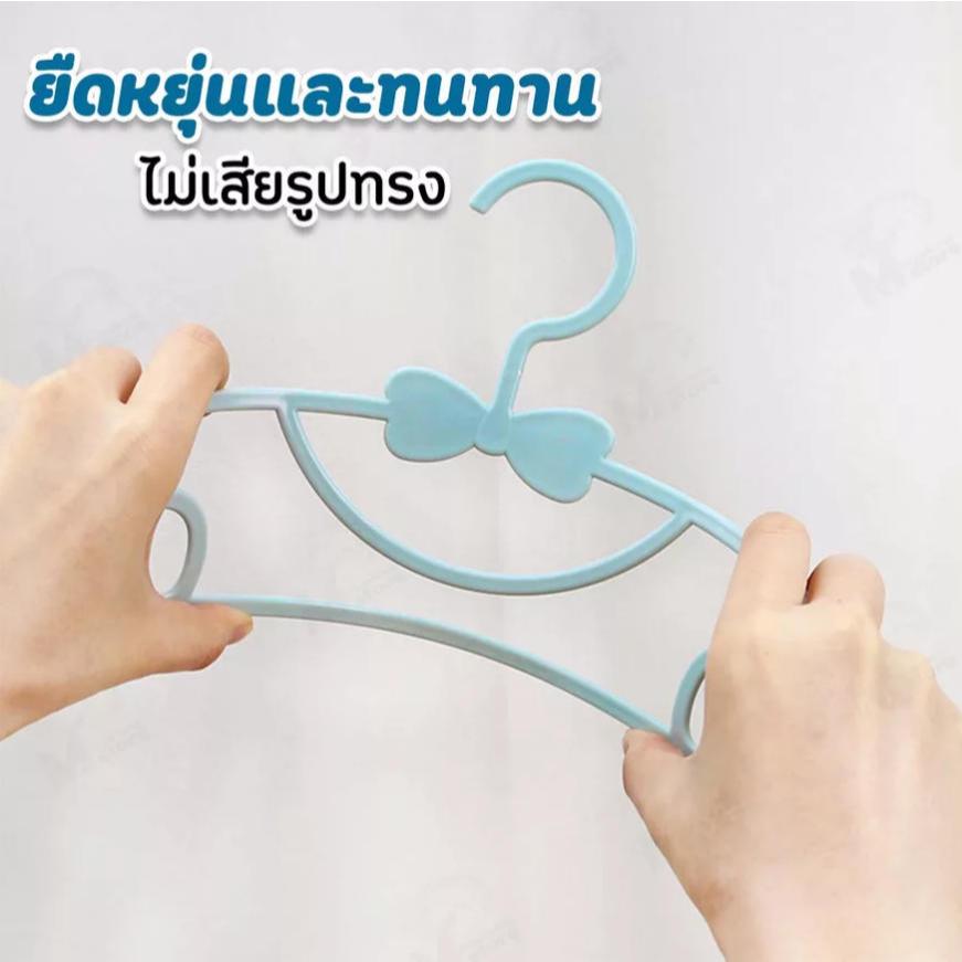 【50 ชิ้น】หนาเด็กไม้แขวนเสื้อเด็กพลาสติกเสื้อผ้าชั้นวางของใช้ในครัวเรือนเก็บโบว์ไม้แขวนเสื้อ - รูปที่ 5