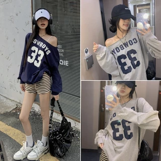 Bella Shop สื้อยืดแขนยาวสำหรับผู้หญิงพิมพ์ลายสไตล์อเมริกันเปิดไหล่ สไตล์สปอร์ตเสื้อยืดทรงหลวมและขี้เกียจ
