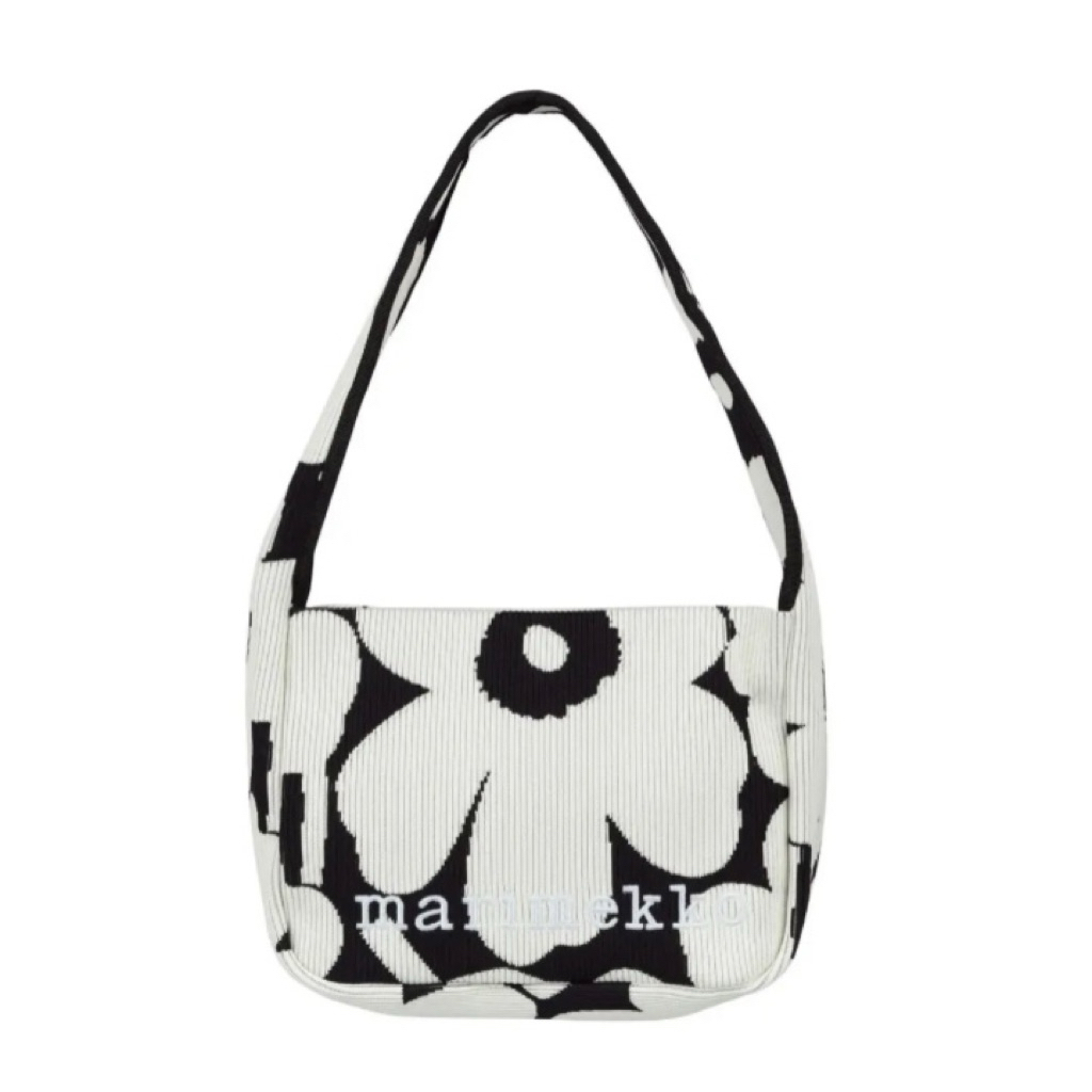 พร้อมส่ง‼️ กระเป๋า M A R I MEKKO WHITE UNISEX KNITTED SHOULDERBAG UNIKKO