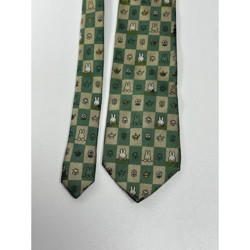 🐰💚👔 Miffy (กระต่าย Muffy) — เนคไทด์ลายตารางสีเขียว น่ารักแบบสุภาพ ใส่แล้วมีเสน่ห์ 👔💚🐰