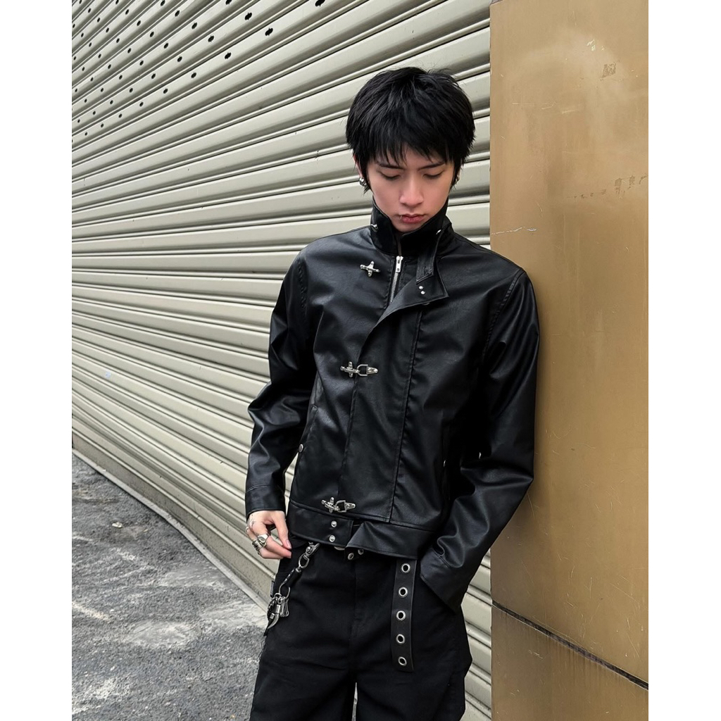 (Pre-order🇻🇳) BAD CHOICES – SNAPLOCKS JACKET | เสื้อแจ็คเก็ตหนังผู้ชายทรง Boxy ดีไซน์ตัวล็อค SNAPLOCKS