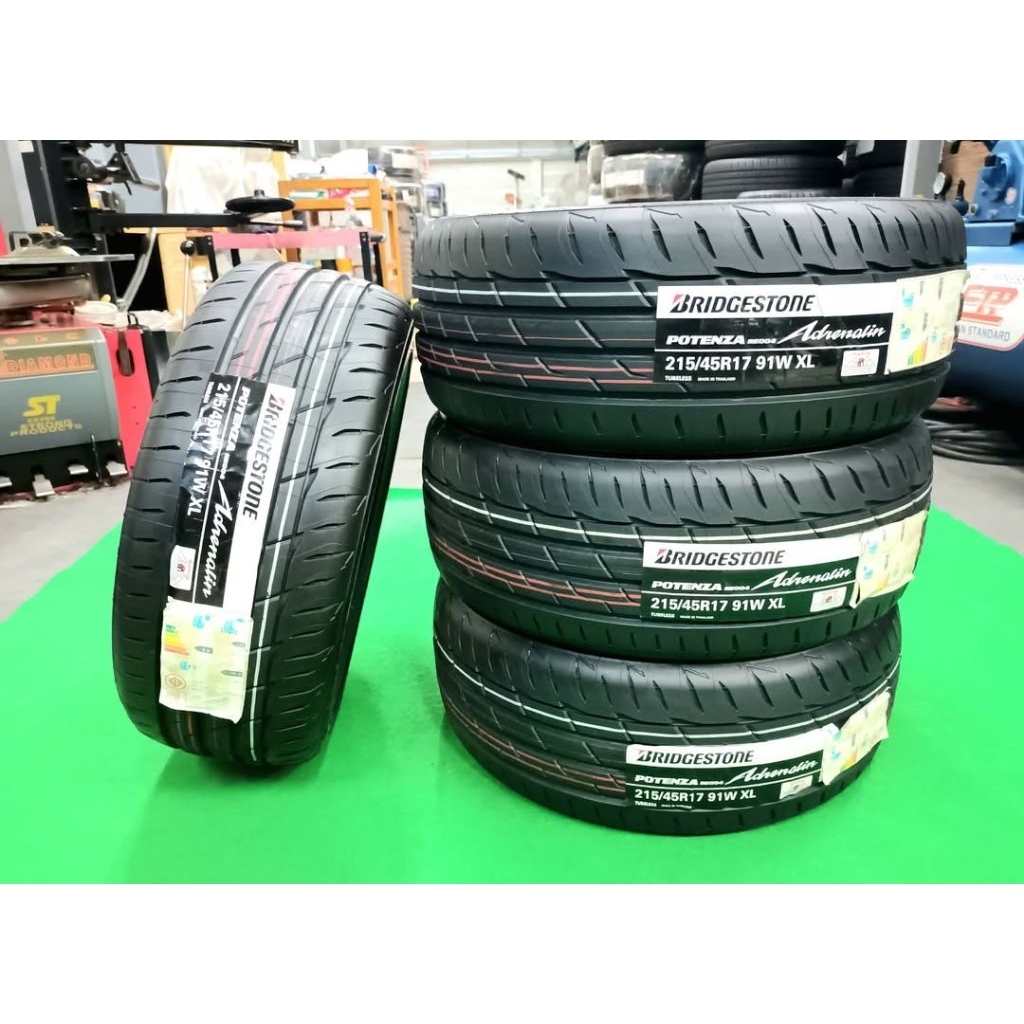 ยางใหม่ค้างปี 215/45R17 Bridgestone Potenza RE004 ผลิตปี 2025 ประกันบวม 2 ปี จัดส่งฟรีมีเก็บปลายทาง 