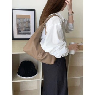 MUNÉE Zara Hobo กระเป๋าสะพายไหล่ กระเป๋าคล้องแขน