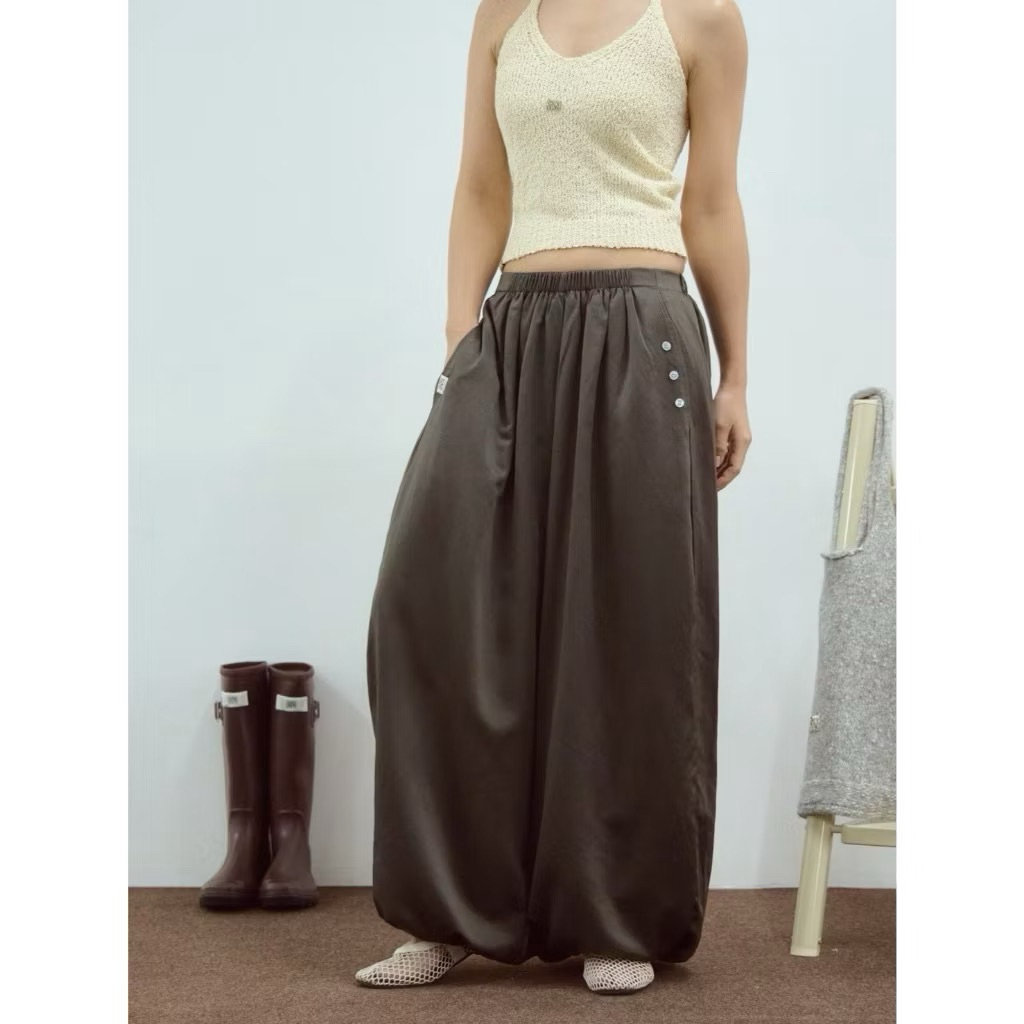 ส่งต่อกางเกงของ Roomry. n