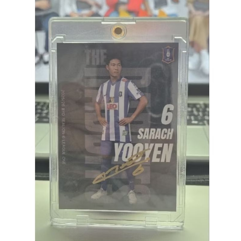 ลายเซ็นนักฟุตบอลทีมชาติไทย เเละ BG PATHUM UNITED (เซ็นเองกับมือ)