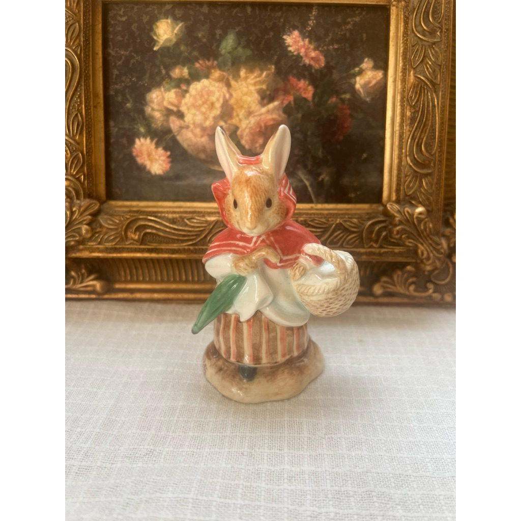#beatrixpotter #england  figure A2431 Mrs.Rabbit