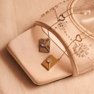 earika.earrings - Starry Love Note Necklace สร้อยคอยาวซองจดหมายไข่มุก วัสดุสแตนเลส stainless steel เหมาะสำหรับคนแพ้ง่าย