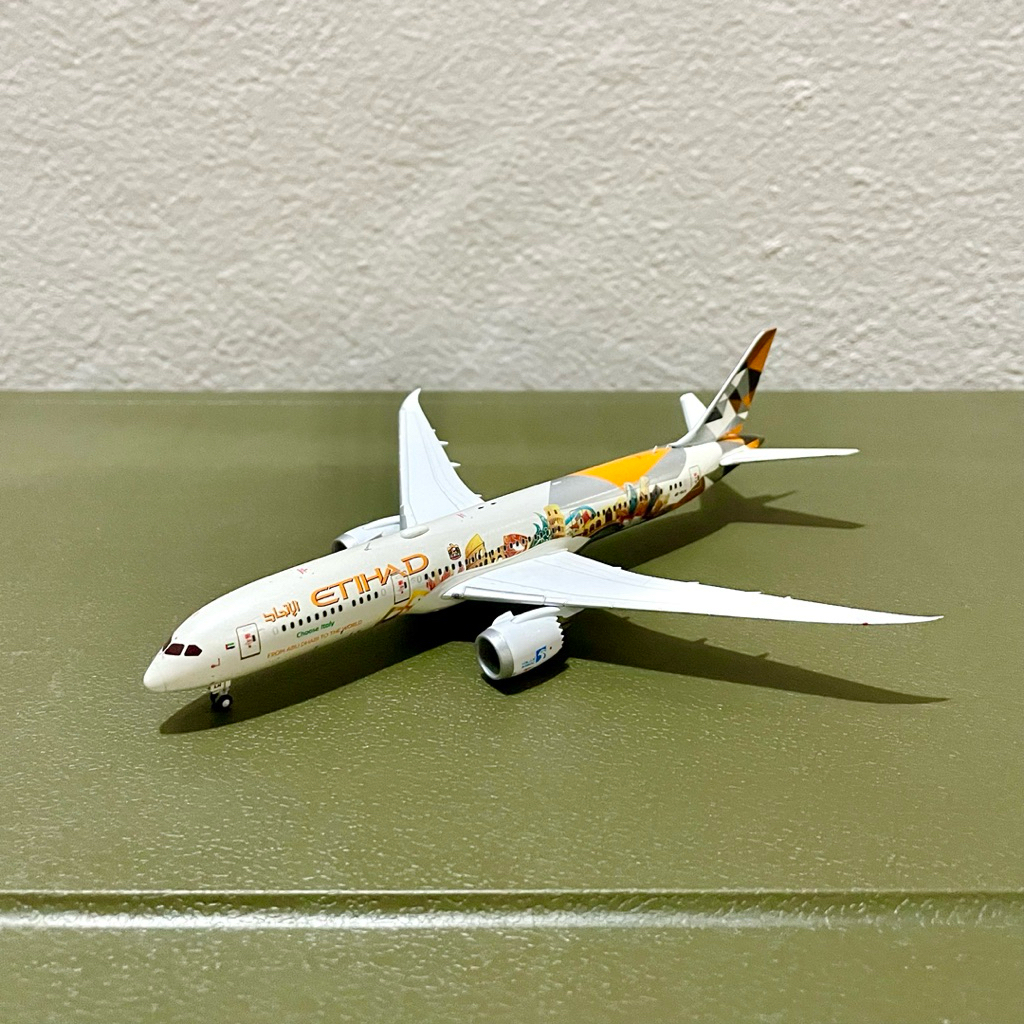 JC Wings 1/400 โมเดลเครื่องบิน Etihad Airways Boeing 787-9 (Choose Italy livery) *ไม่มีกล่อง