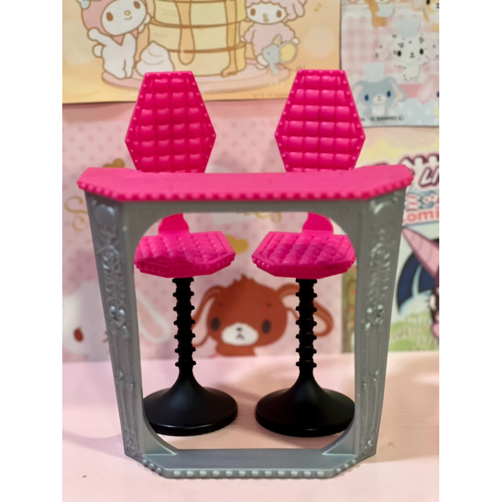 Monster High Doll Playset Table Chair Deadluxe School Furniture เฟอร์นิเจอร์ตุ๊กตา Mattel แท้ มือสอง