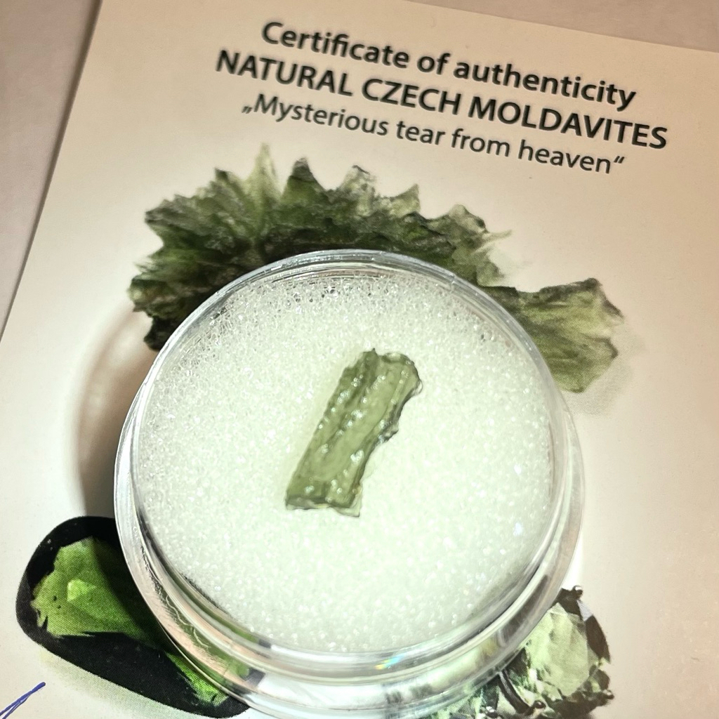 Moldavite tektite 0.36g