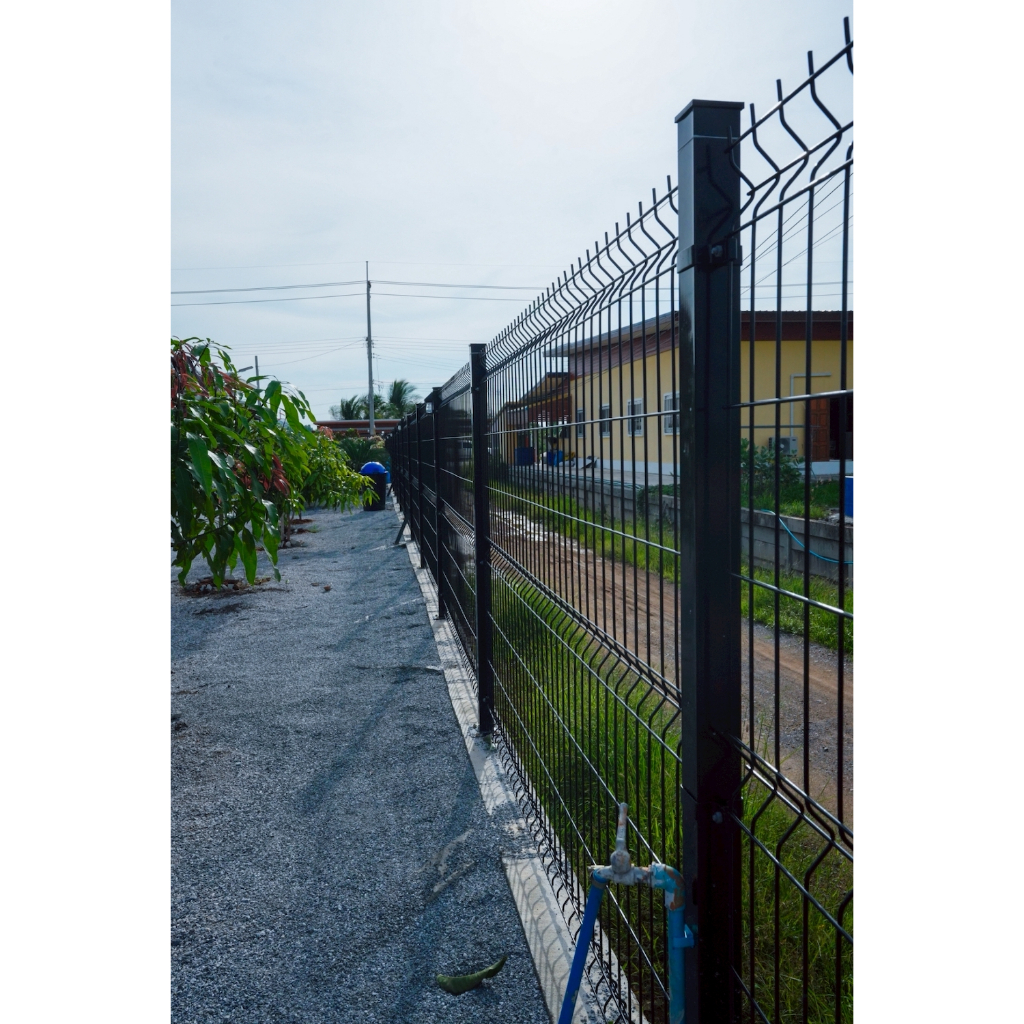 ASV รั้วสำเร็จรูปชุปกัลวาไนซ์ เคลือบ PVC ดำ รั้วทางด่วนขนาด 1.2 ,1.5, 2.0 เมตร กว้าง 2.4 เมตร เฉพาะรั้วไม่รวมเสา - รูปที่ 4