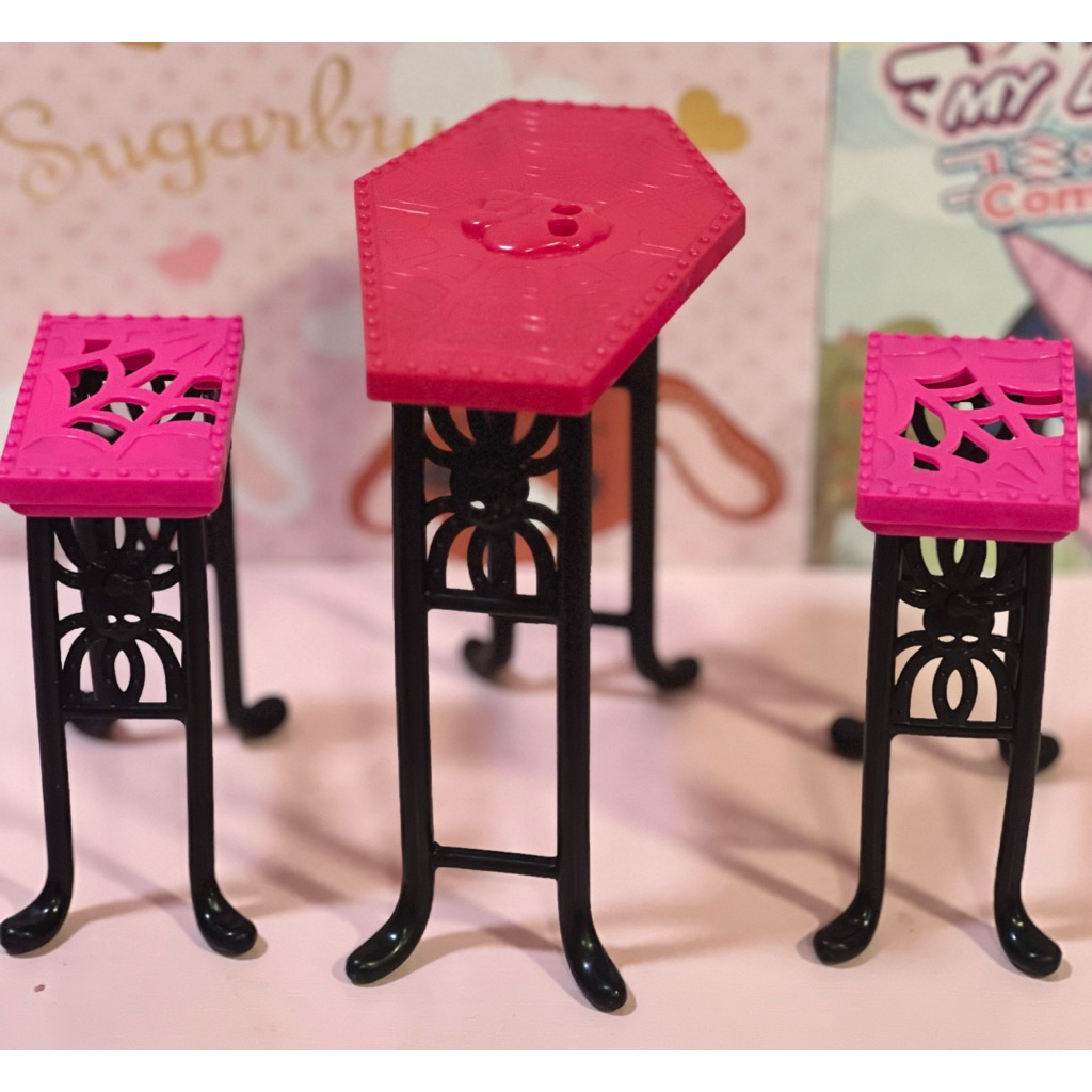 Monster High Doll Creepateria Furniture Table Chair Authentic Pink Playset เฟอร์นิเจอร์บ้านตุ๊กตาแท้