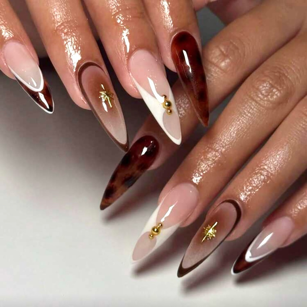 เล็บปลอมเจล ลายฮิตสวยหรู ผู้ดีมากๆ 💅🏻💗