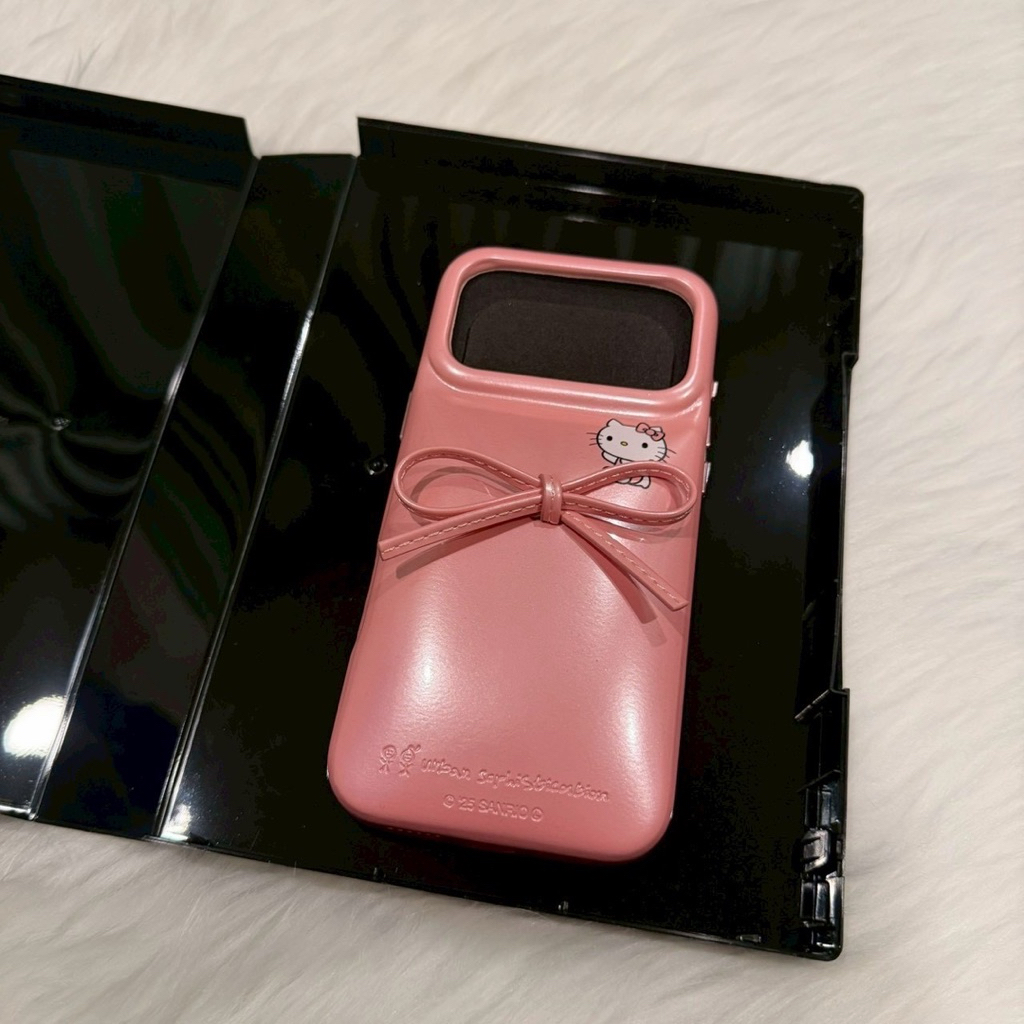 ของแท้ CASE IP17 PROMAX URBAN SOPHISTICATION  The Puffer Case - Hello Kitty® BFF