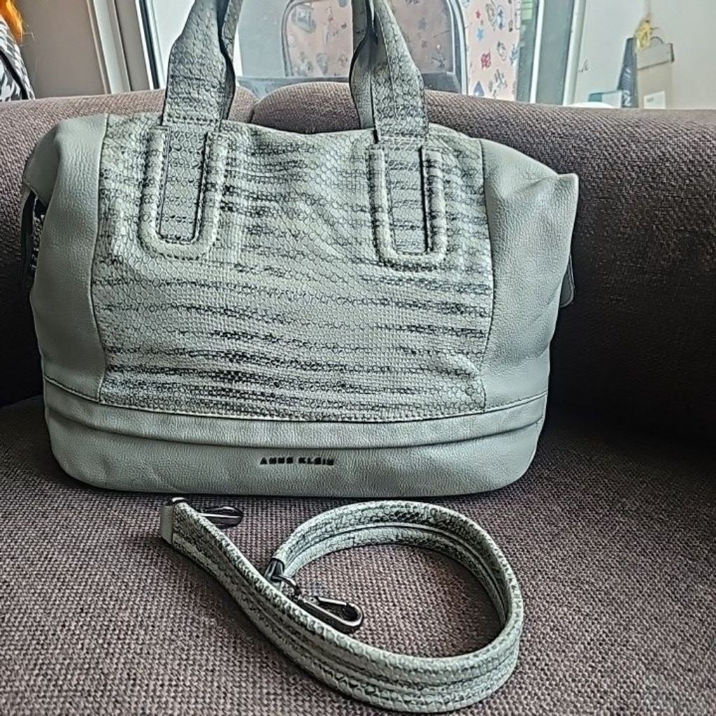 กระเป๋าหนัง Anne_Klein