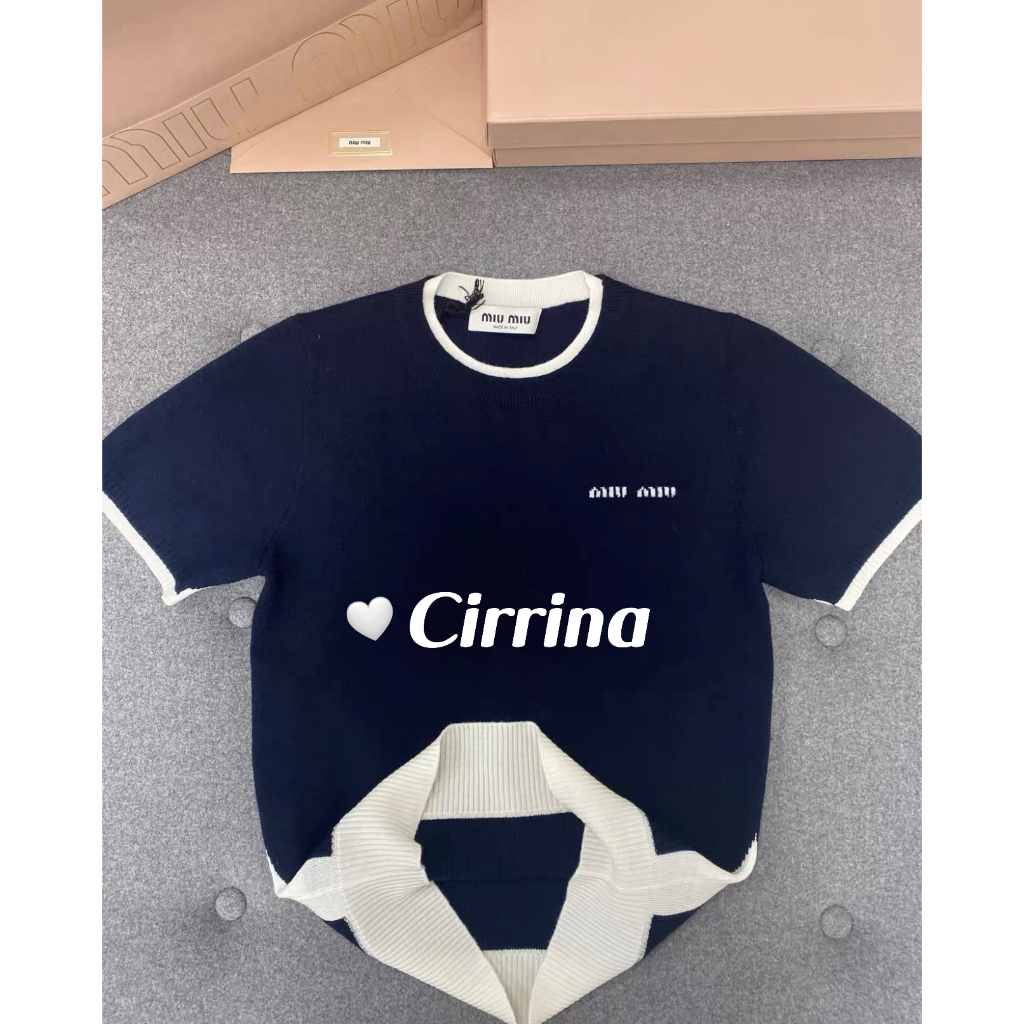 ⭐️New! MIUMIU เสื้อถักแขนสั้นผู้หญิง สีฟ้า