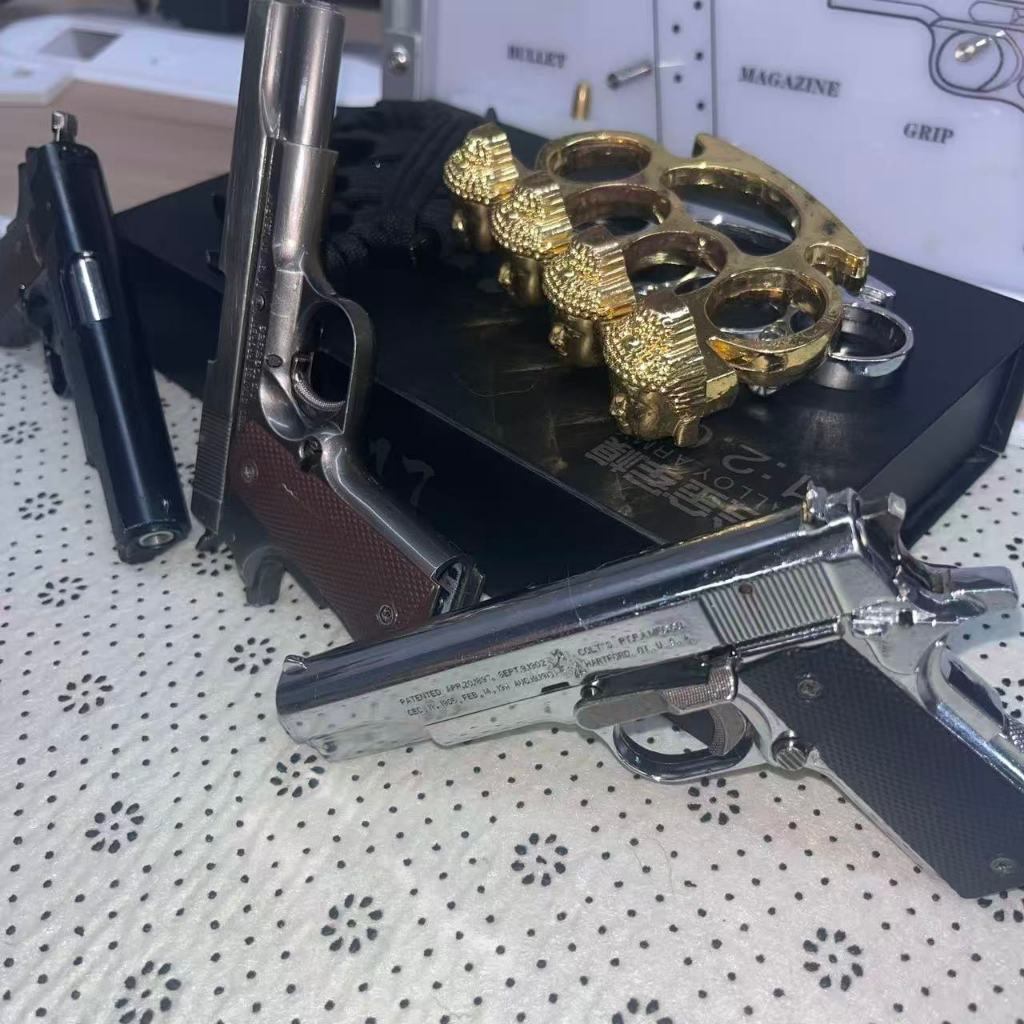 จัดส่งภายใน 24 ชั่วโมง พวงกุญแจโลหะตกแต่ง M-1911 #COLT# ของเล่นเพื่อความปลอดภัย