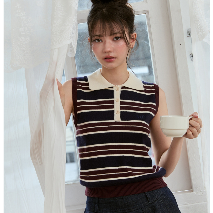 Macaron Knit Top  เสื้อไหมพรมแขนกุดลายทาง Miladi