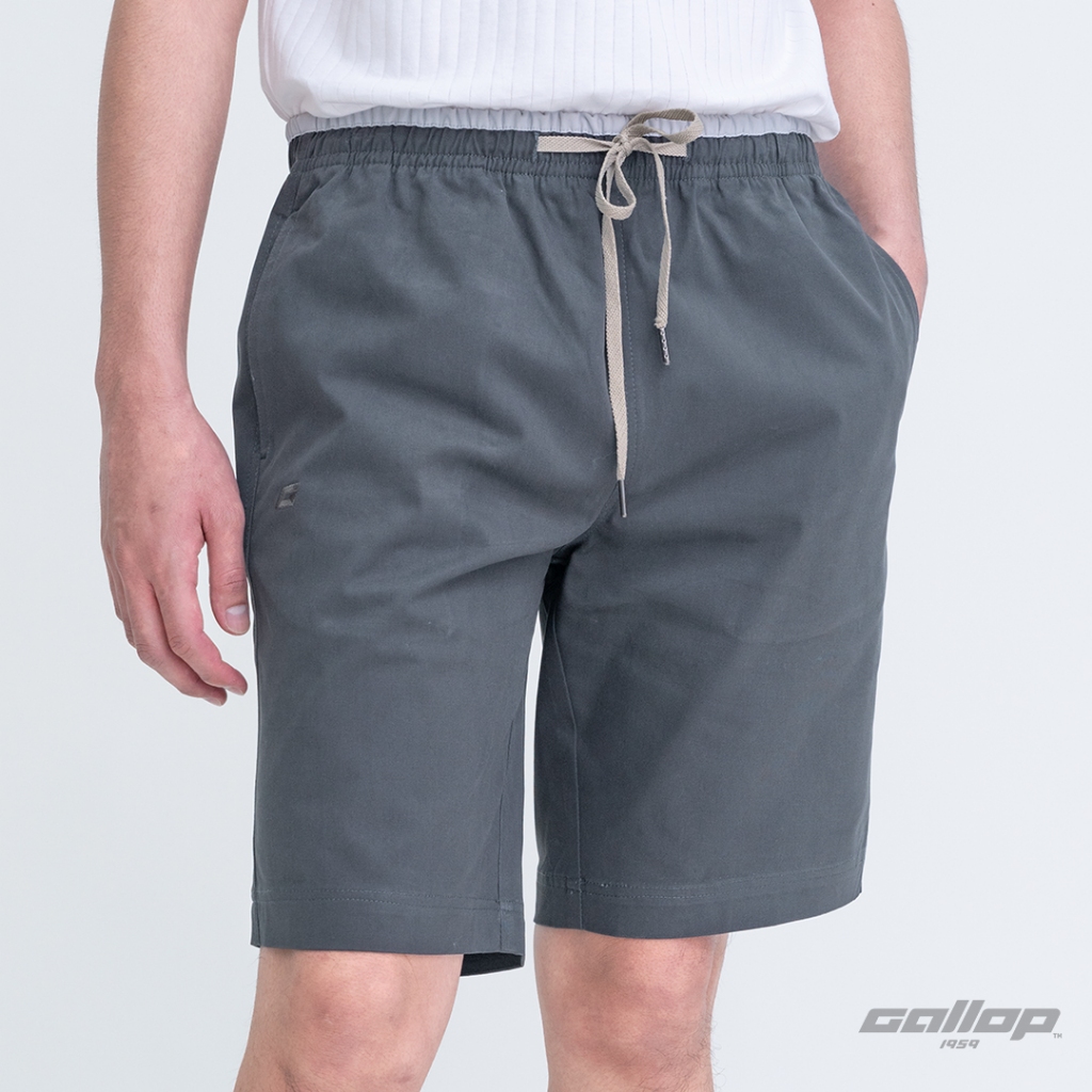GALLOP : CASUAL SHORTS กางเกงขาสั้นต่อขอบผู้ชาย เอวยางยืด มีเชือกรูด สี Dark grey - เทาเข้ม (GAS26SR02001)