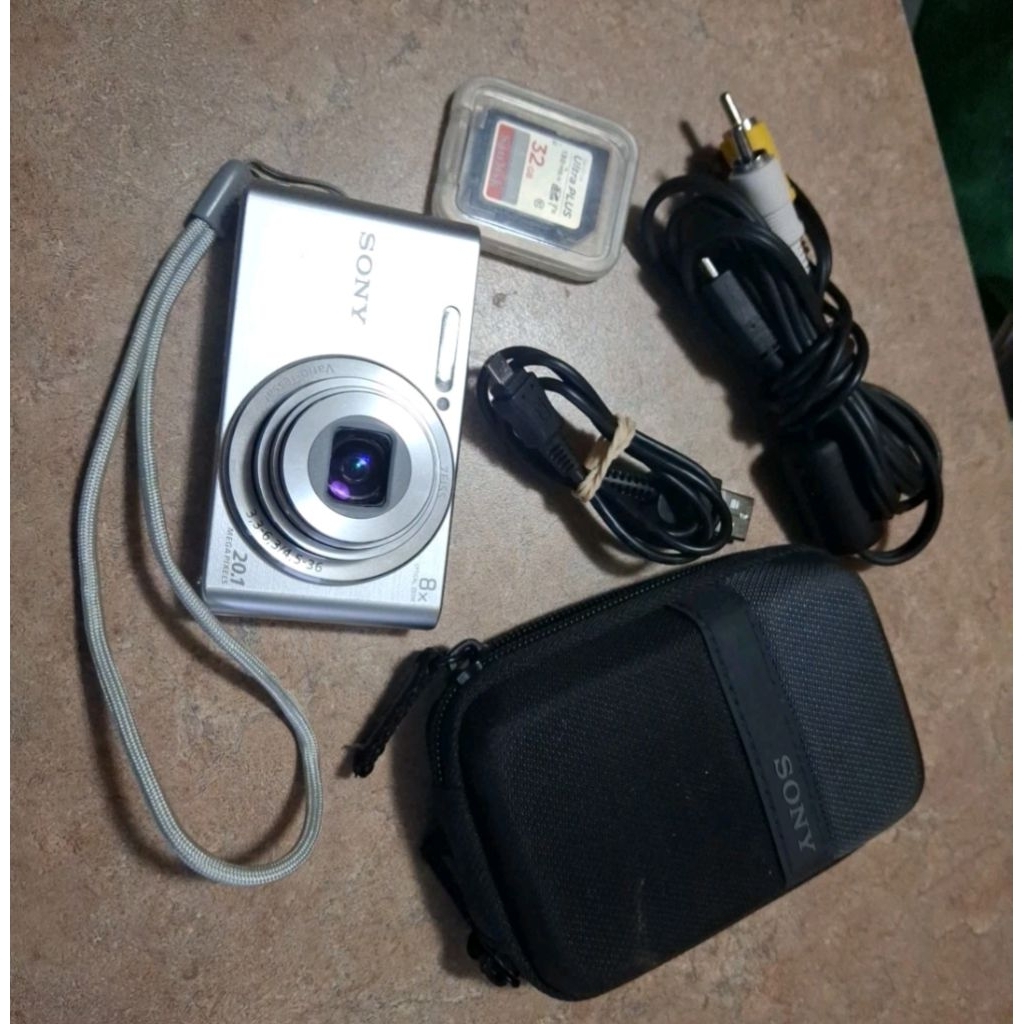 Sony Cybershot DSC-W830 20.1MP Digital SLR Camera สีเงิน