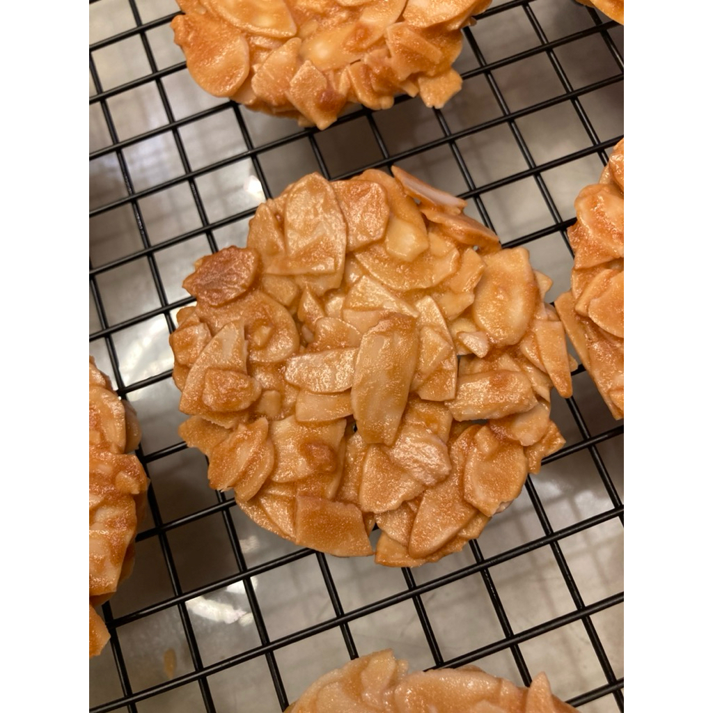 almond tuile อัลมอนด์ ตูเล่ คุกกี้อัลมอนด์ 10 ชิ้น หวานน้อย