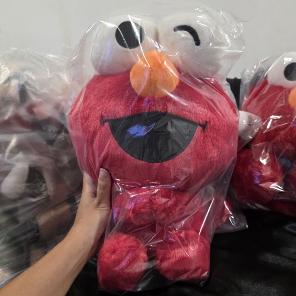 ตุ๊กตา Cookie Monster Elmo ตัวสีแดง