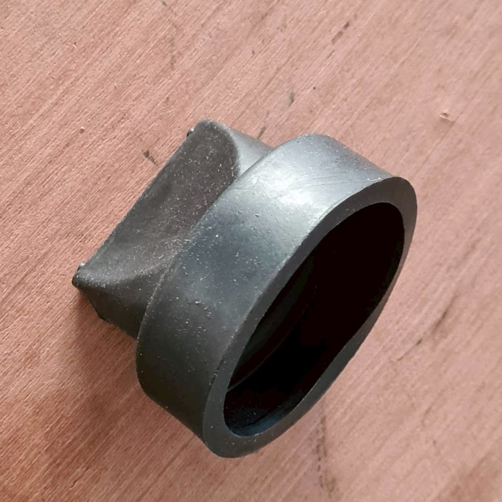 ยางปากเป็ด หม้อกรองอากาศ (อันเล็ก)PC30 PC40KX91-3 U30 U40SK30 SK40VIO30 VIO40ZX30 ZX40 PC200 SK200 Z