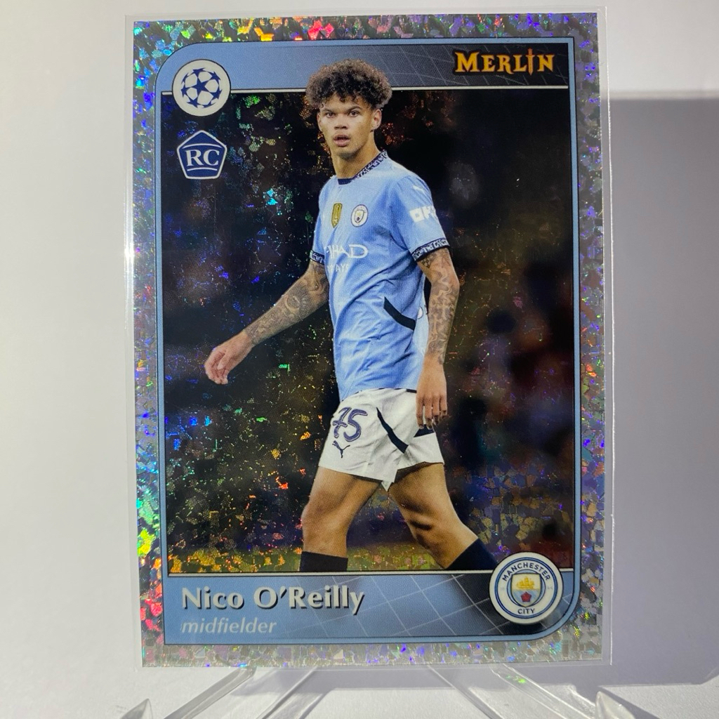 การ์ดนักฟุตบอล  NICO O'REILLY, RC, MANCHESTER CITY, TOPPS MERLIN 2025