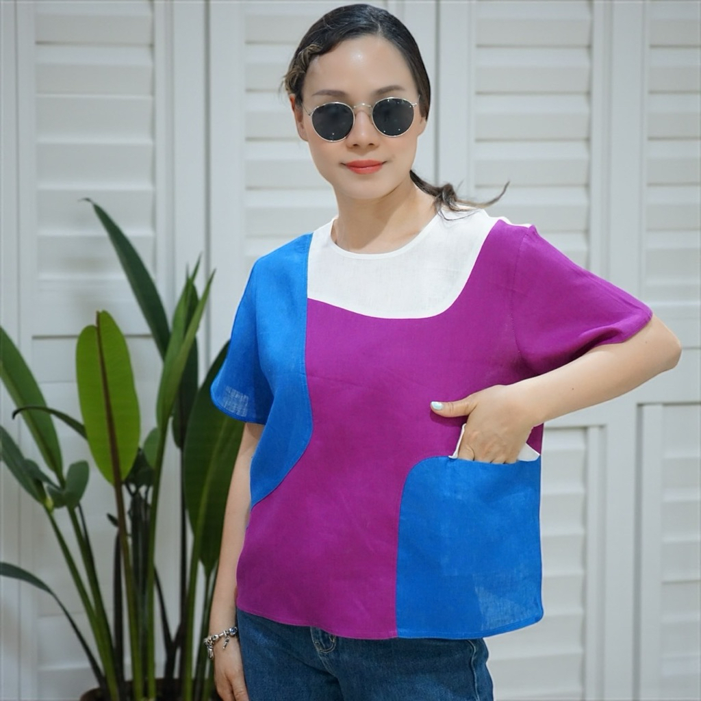 5th Jan เสื้อคอกลม กระดุมคอหลัง แขนสั้น ด้านหน้า-แขนเล่นโทนสี ด้านหลังสีพื้น กระเป๋าเจาะ ผ้าลินินแท้